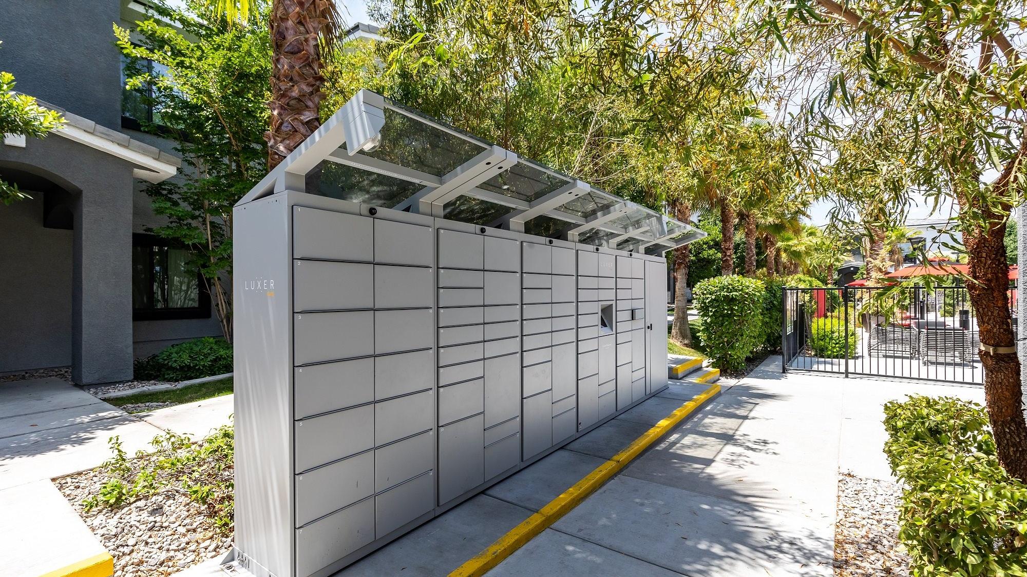 SW Apartments, Las Vegas - (see pics & AVAIL)